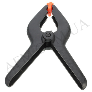 Затискач 3 для фіксації дисплейного комплекту в корпусі при установці вимагає склеювання